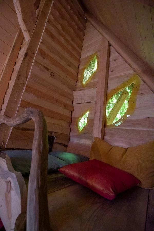L'Arbre A Cabane Guyonvelle Exterior photo